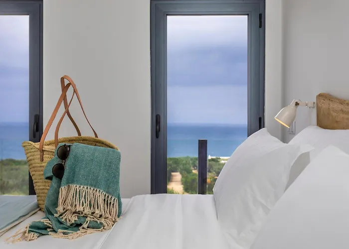 Aparthotel And The Sea